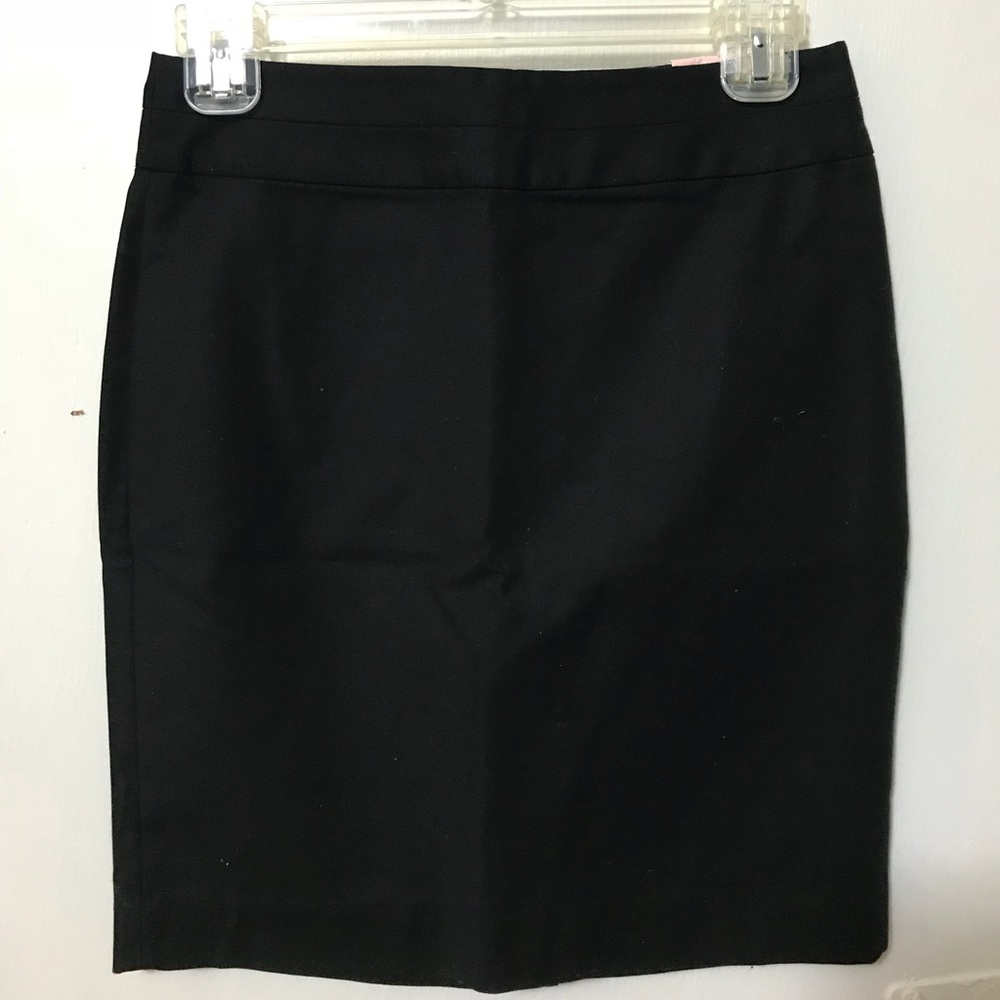 NWT Banana Republic Black Pencil Skirt - Size 00P